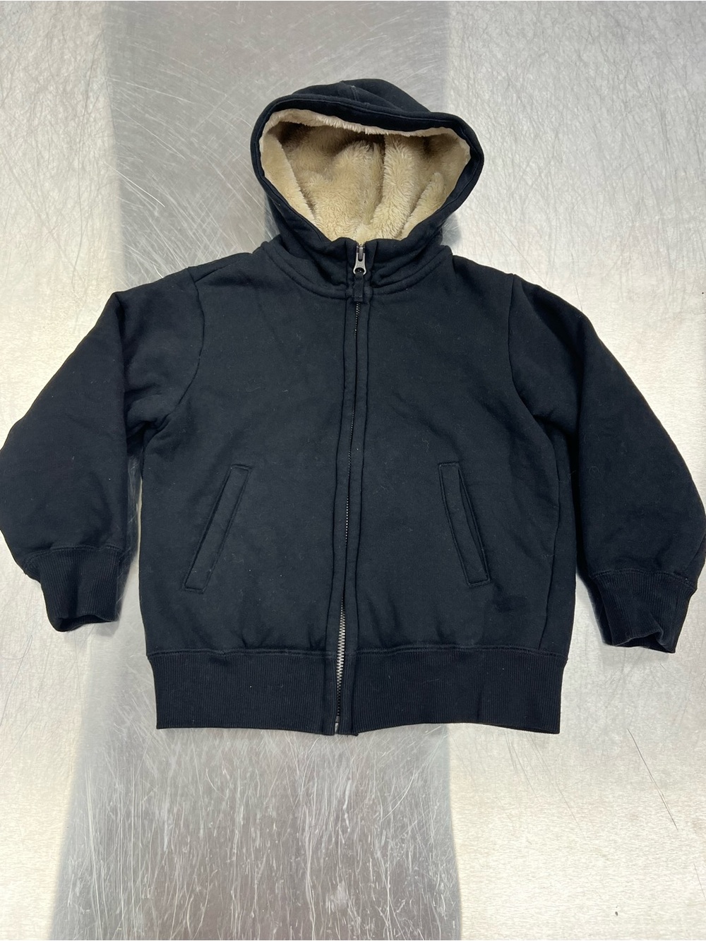 Uniqlo Black Kids Hooded Zip Sweatshirt with Cream Sherpa Lining 120